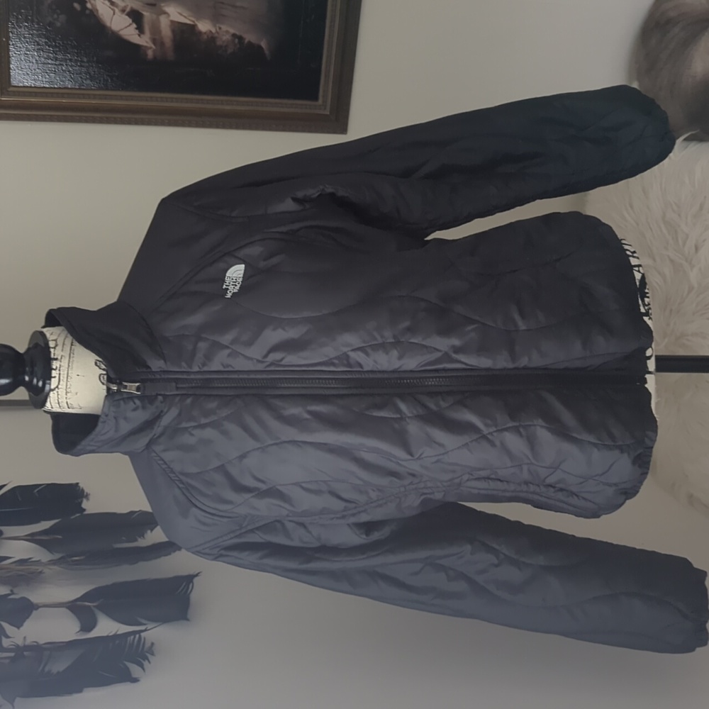 The North Face light weight puffer jacket